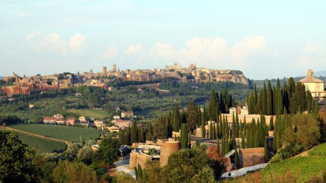 Esterno del carcere di Orvieto in un contesto di cronaca giudiziaria.